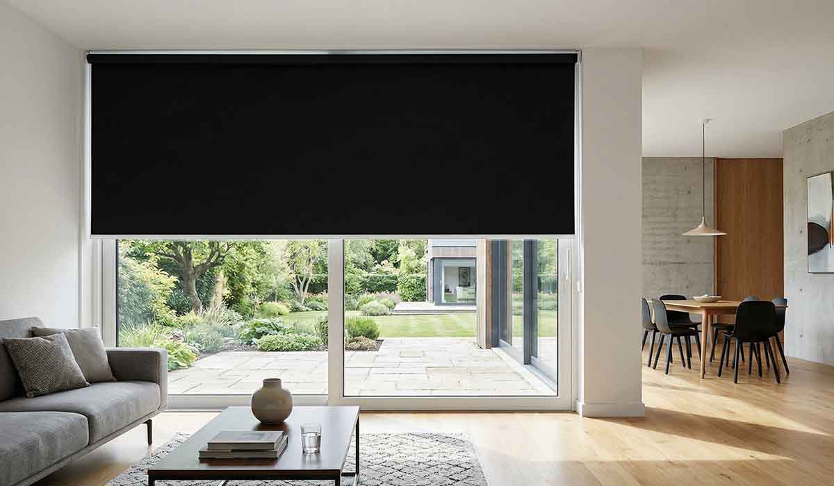 Roller Blind Blackout vs Sunscreen