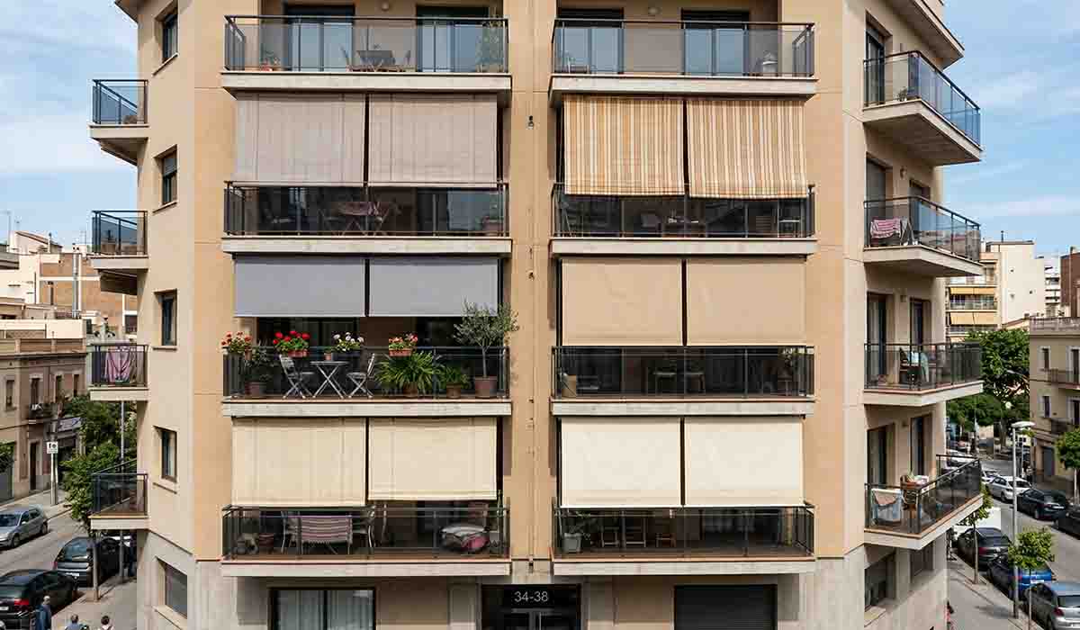 Tirai Balkon Apartemen