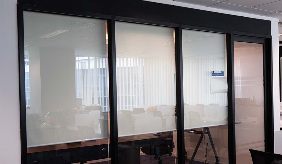 Roller Blind Terbaik